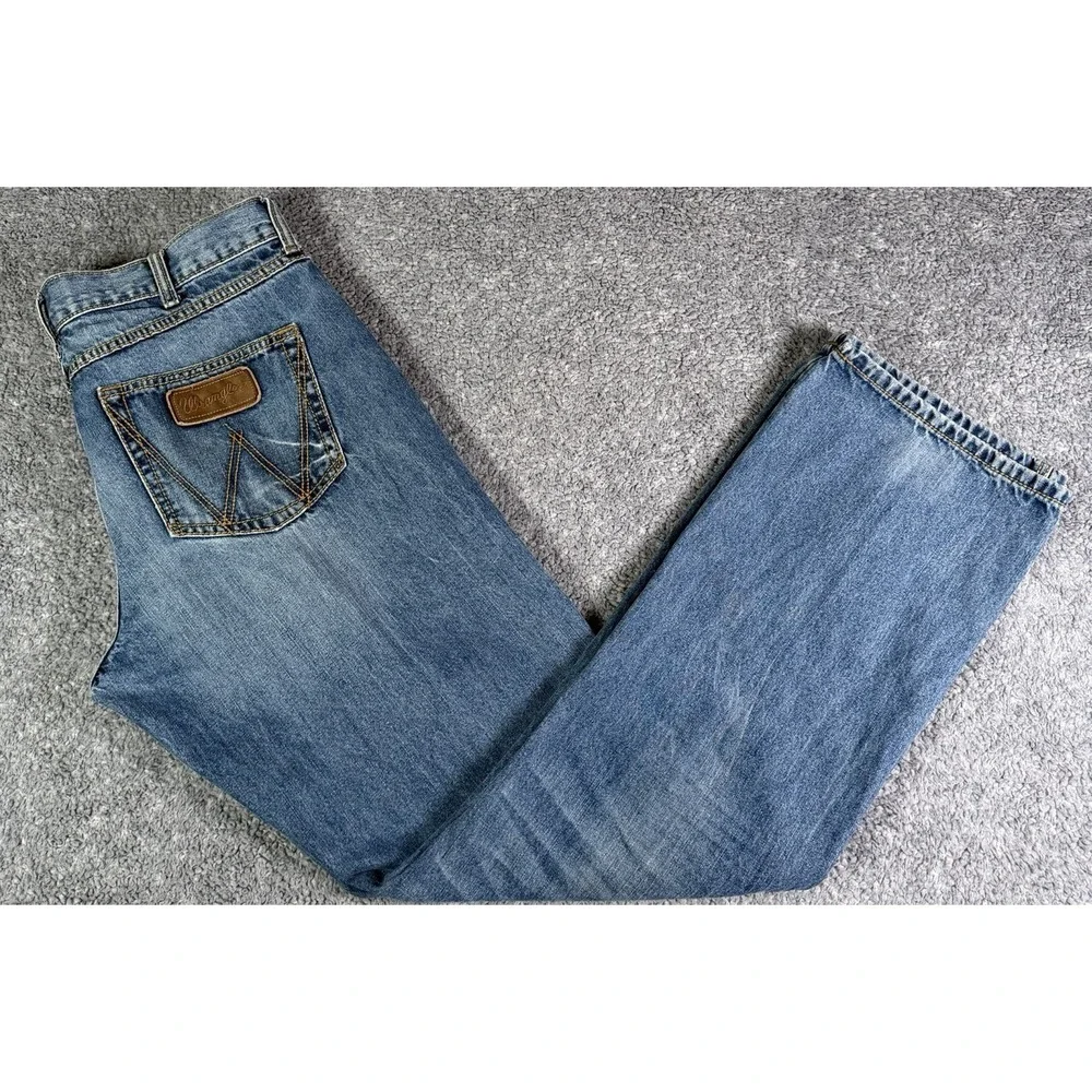 Wrangler Retro Men’s Relaxed Light Blue Denim Jeans